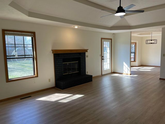 301 N Meadow Street, Nixa, MO 65714