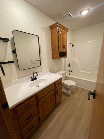 301 N Meadow Street, Nixa, MO 65714