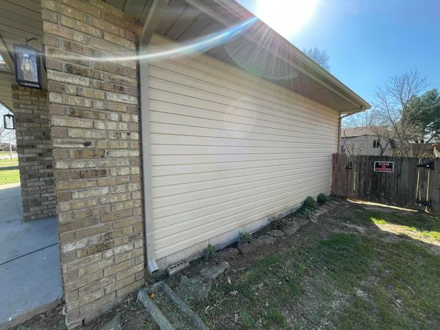 301 N Meadow Street, Nixa, MO 65714