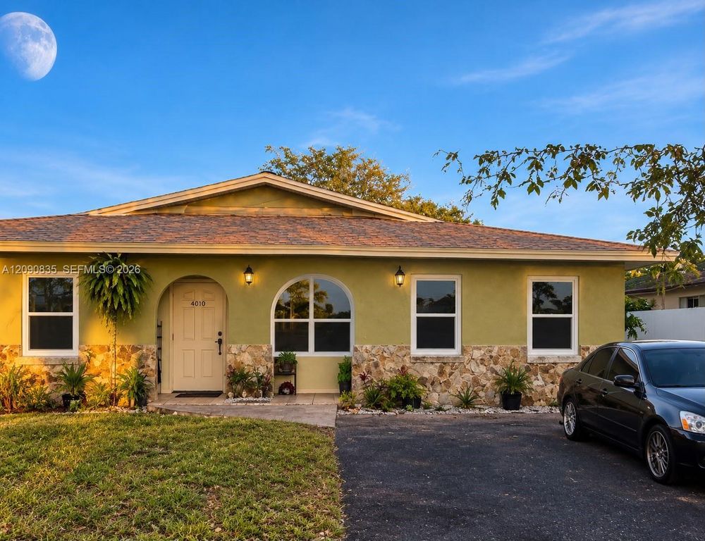 4610 SW 43rd Terrace, Dania Beach, FL 33314