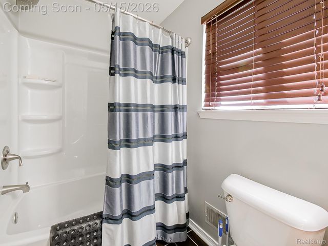 6655 Wedgewood Court, Waterford Charter Township, MI 48327
