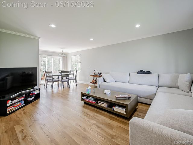 6655 Wedgewood Court, Waterford Charter Township, MI 48327