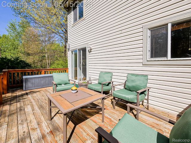 6655 Wedgewood Court, Waterford Charter Township, MI 48327