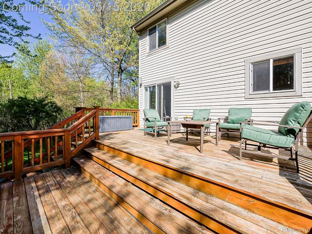 6655 Wedgewood Court, Waterford Charter Township, MI 48327