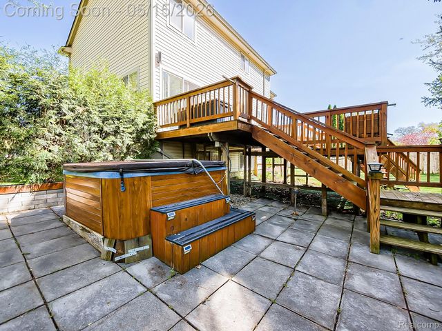 6655 Wedgewood Court, Waterford Charter Township, MI 48327