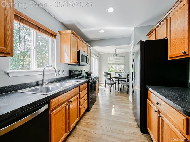 6655 Wedgewood Court, Waterford Charter Township, MI 48327
