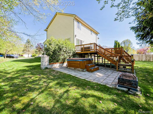 6655 Wedgewood Court, Waterford Charter Township, MI 48327
