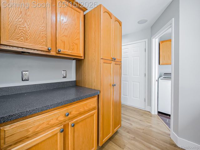 6655 Wedgewood Court, Waterford Charter Township, MI 48327