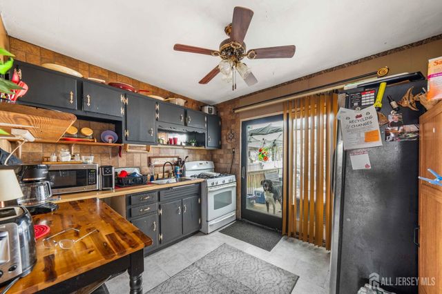 124 w 10th Avenue, Roselle, NJ 07203