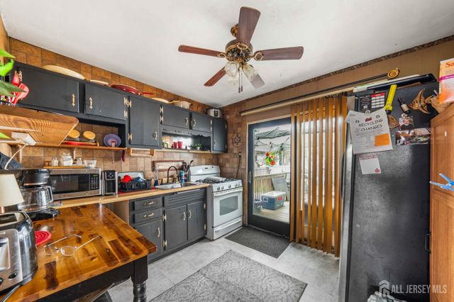 124 w 10th Avenue, Roselle, NJ 07203