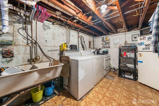 124 w 10th Avenue, Roselle, NJ 07203