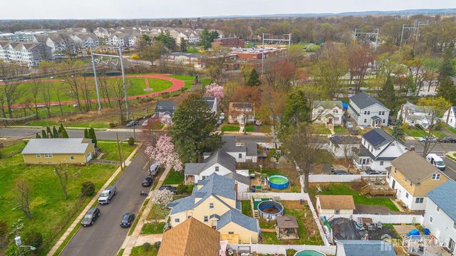 124 w 10th Avenue, Roselle, NJ 07203