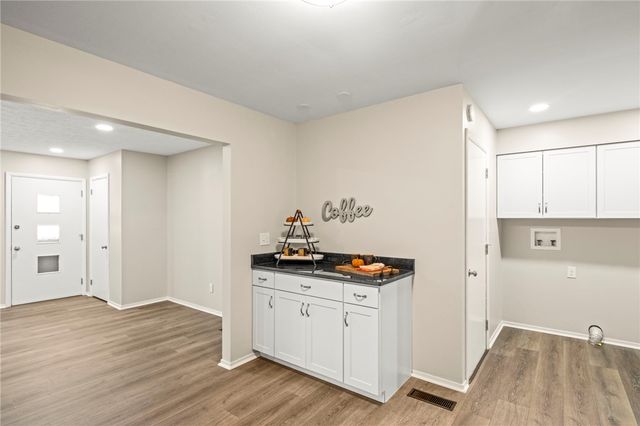 1012 E Stroop Road, Kettering, OH 45429