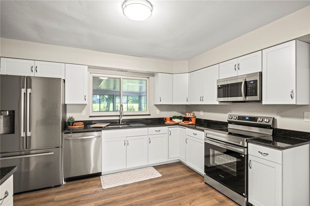 1012 E Stroop Road, Kettering, OH 45429