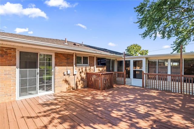 1012 E Stroop Road, Kettering, OH 45429