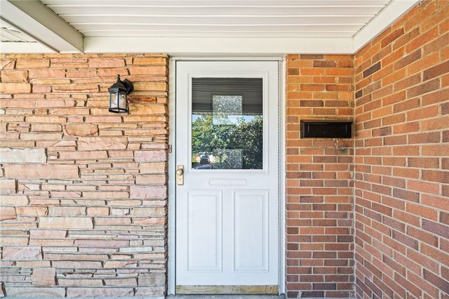 1012 E Stroop Road, Kettering, OH 45429