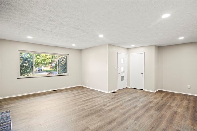 1012 E Stroop Road, Kettering, OH 45429