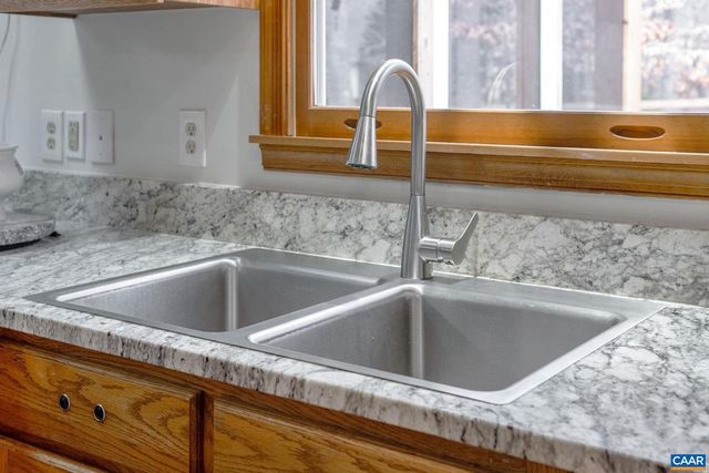 33 COLONIAL RD, Palmyra, VA 22963