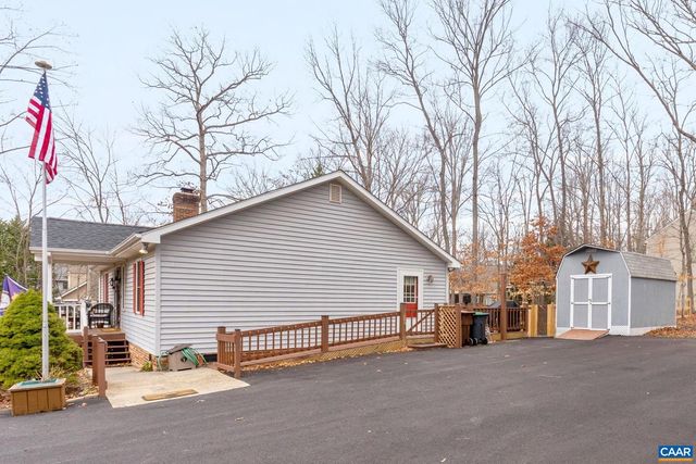 33 COLONIAL RD, Palmyra, VA 22963