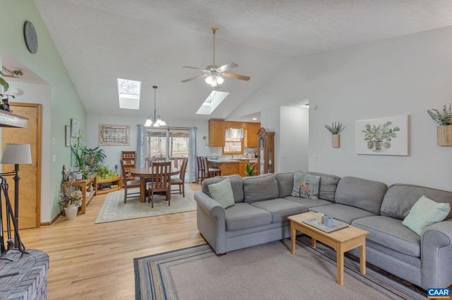 33 COLONIAL RD, Palmyra, VA 22963