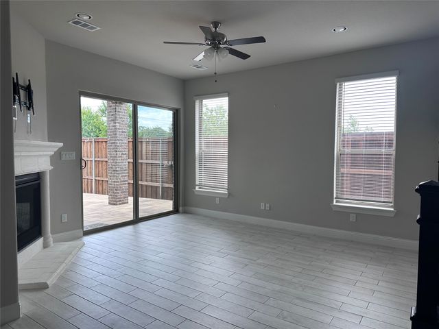 2200 7th Avenue, Flower Mound, TX 75028