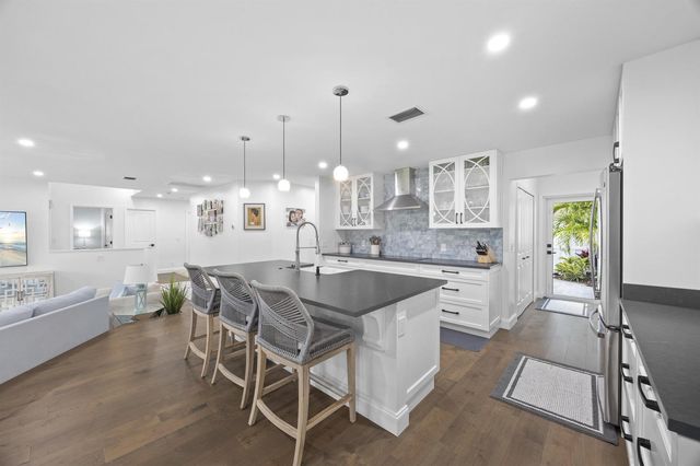 17235 Bay Street, Jupiter, FL 33477