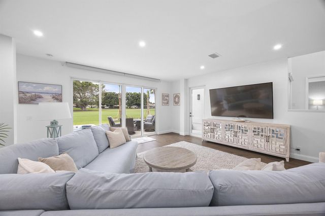 17235 Bay Street, Jupiter, FL 33477