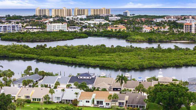 17235 Bay Street, Jupiter, FL 33477
