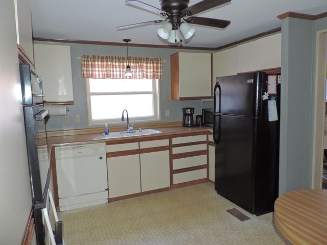 9 Westbury Road, Meredith, NH 03253