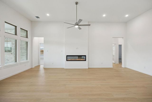 437 Hocking Hills Drive, Waxahachie, TX 75165