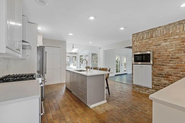 4 Stonehaven Drive, Signal Mountain, TN 37377
