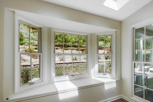 4 Stonehaven Drive, Signal Mountain, TN 37377