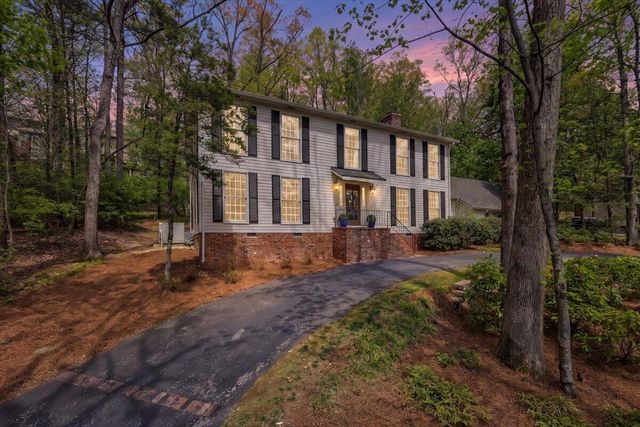4 Stonehaven Drive, Signal Mountain, TN 37377