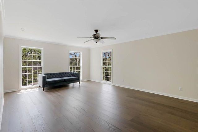 4 Stonehaven Drive, Signal Mountain, TN 37377