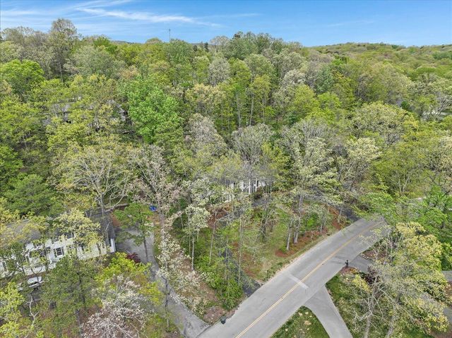 4 Stonehaven Drive, Signal Mountain, TN 37377
