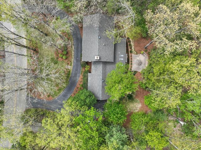 4 Stonehaven Drive, Signal Mountain, TN 37377