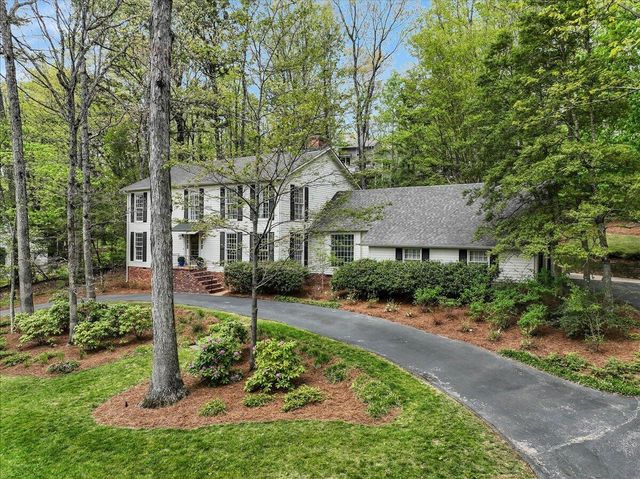 4 Stonehaven Drive, Signal Mountain, TN 37377