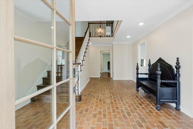 4 Stonehaven Drive, Signal Mountain, TN 37377