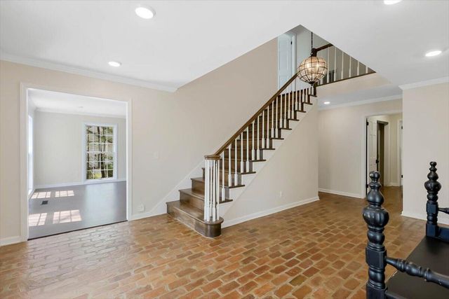 4 Stonehaven Drive, Signal Mountain, TN 37377
