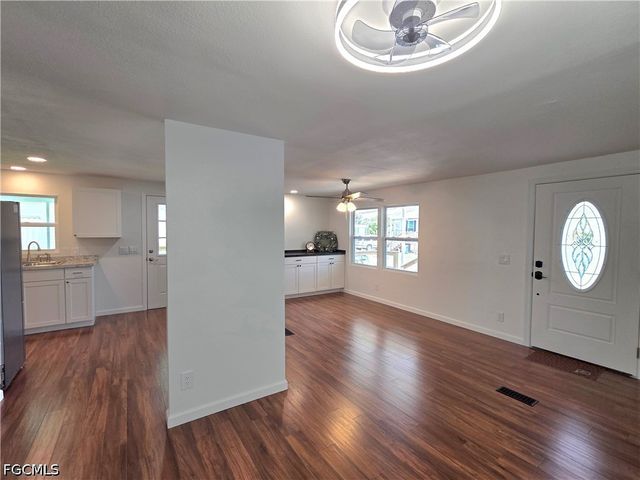 556 Freedom ST, North Fort Myers, FL 33917