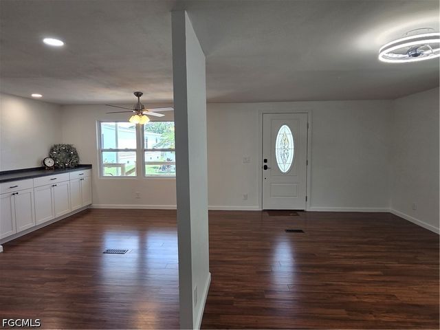 556 Freedom ST, North Fort Myers, FL 33917