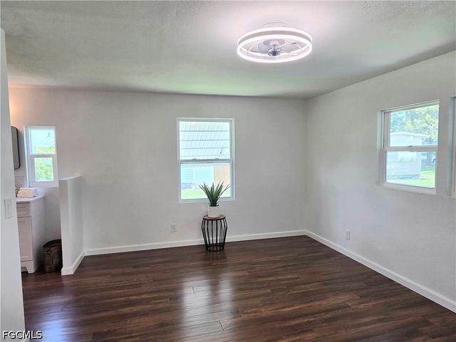 556 Freedom ST, North Fort Myers, FL 33917