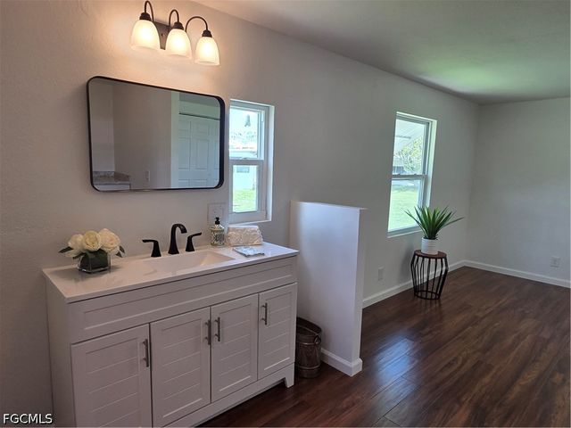 556 Freedom ST, North Fort Myers, FL 33917