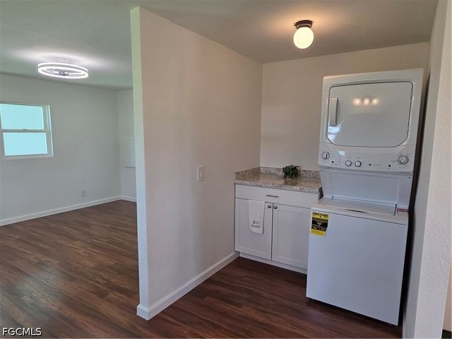 556 Freedom ST, North Fort Myers, FL 33917