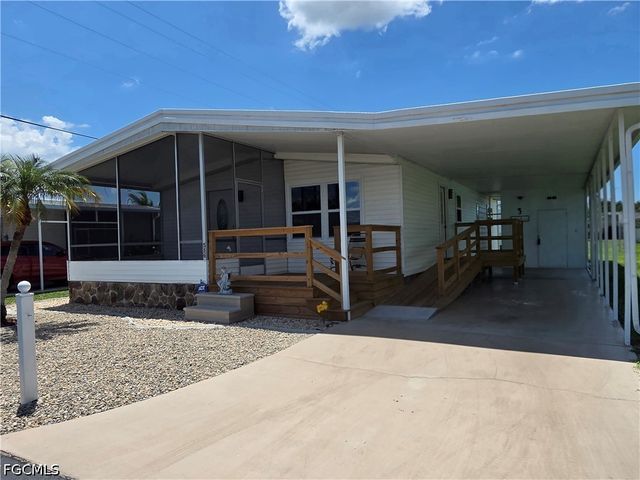556 Freedom ST, North Fort Myers, FL 33917