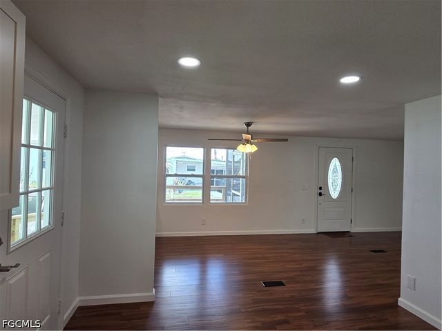 556 Freedom ST, North Fort Myers, FL 33917
