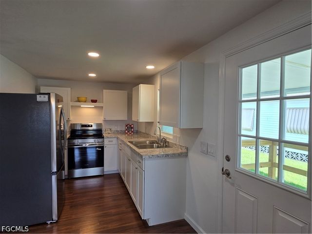 556 Freedom ST, North Fort Myers, FL 33917