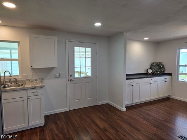556 Freedom ST, North Fort Myers, FL 33917