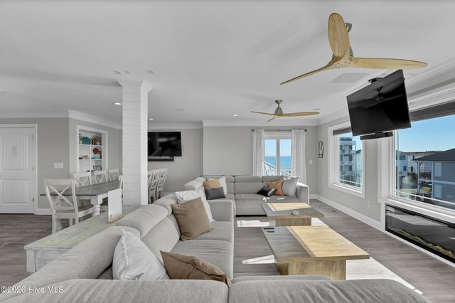 106 Charlotte Avenue, Holly Ridge, NC 28445