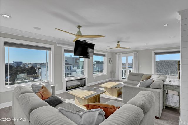 106 Charlotte Avenue, Holly Ridge, NC 28445